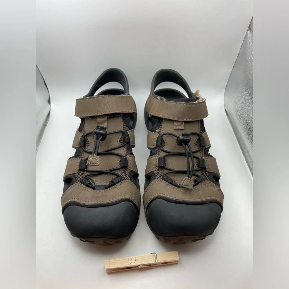 Teva Flintwood men’a brown hiking sandals size 8
